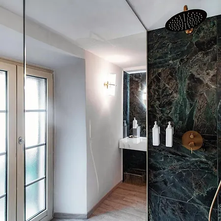 Vanity Flat - The House Of Travelers Apartament